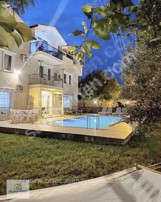 Günaydın Real Estate Bietet Eine Möblierte 4+1-Zimmer-Wohnung Im Zentrum Von Dalyan Zur Miete An.