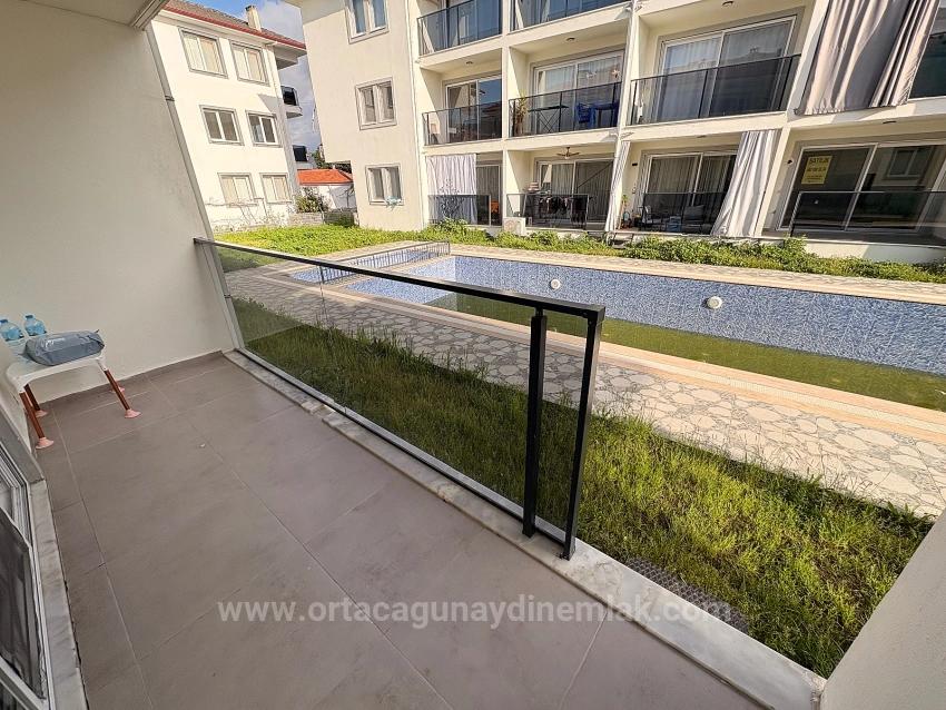 1+1-Apartment Mit Separatem Eingang Und Pool Im Stadtteil Karaburun.