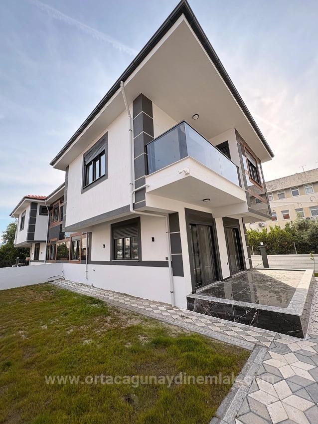 Großzügige Freistehende Villa Mit 4+1 Schlafzimmern Zum Verkauf Im Stadtteil Ortaca Arıkbaşı.