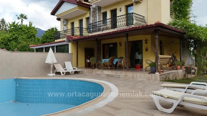 Freistehende 5+1 Triplex-Villa Mit Pool Im Stadtteil Gülpınar Von Dalyan Zu Verkaufen.