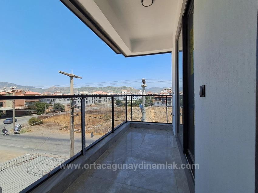 1+1-Apartment Zum Verkauf In Ortaca Karaburun, In Einer Anlage Mit Pool