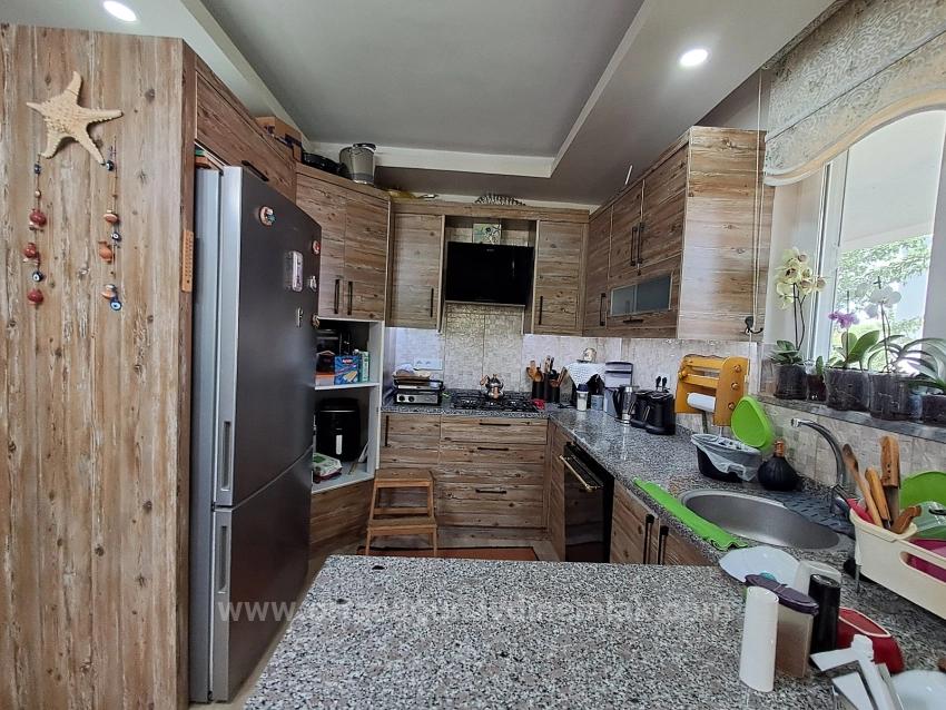 2+1-Apartment Mit Separatem Eingang In Bahçelievler Zu Verkaufen Von Günaydın Real Estate.