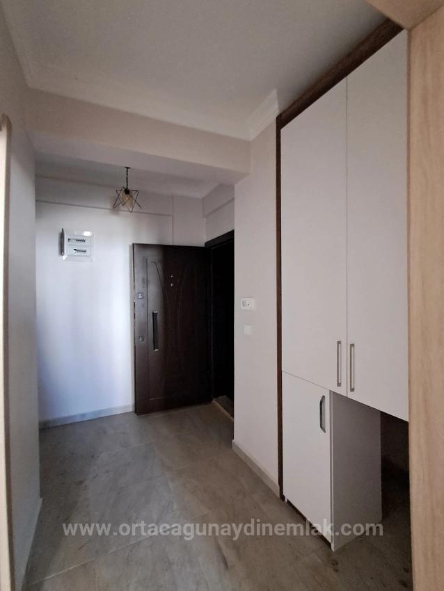 Günaydın Real Estate Bietet Eine Geräumige 1+1-Wohnung Im Stadtzentrum Zum Verkauf An.