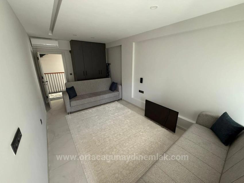 Günaydın Real Estate Bietet Eine Ultra-Luxuriöse, Freistehende Triplex-Villa Mit 6+1 Schlafzimmern Und Privatem Pool In Çaylı An.