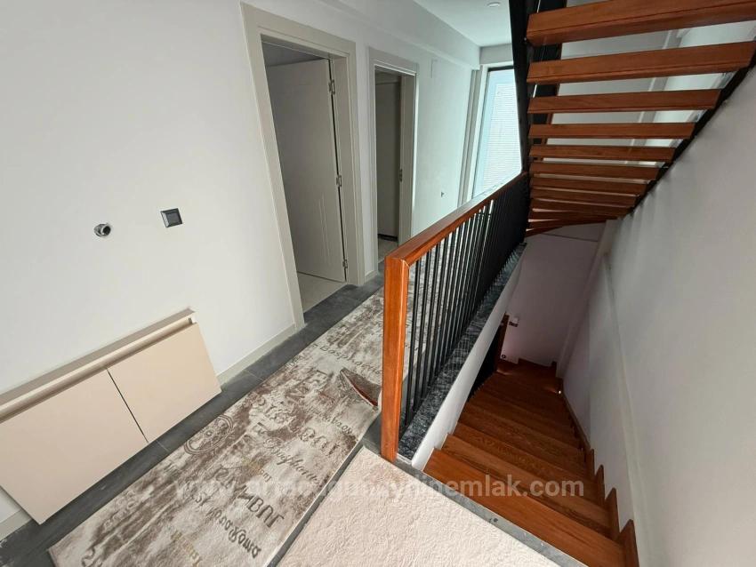 Günaydın Real Estate Bietet Eine Ultra-Luxuriöse, Freistehende Triplex-Villa Mit 6+1 Schlafzimmern Und Privatem Pool In Çaylı An.