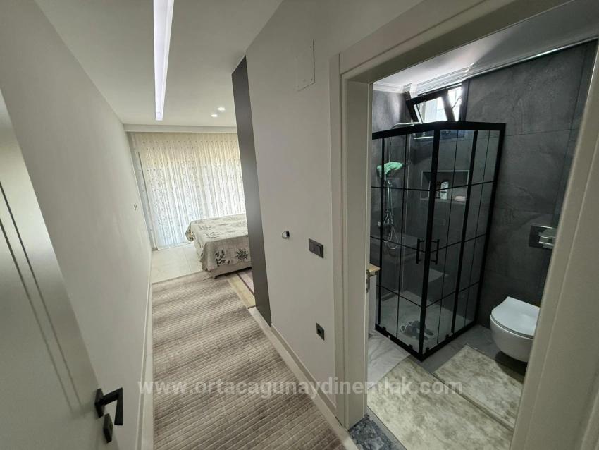 Günaydın Real Estate Bietet Eine Ultra-Luxuriöse, Freistehende Triplex-Villa Mit 6+1 Schlafzimmern Und Privatem Pool In Çaylı An.