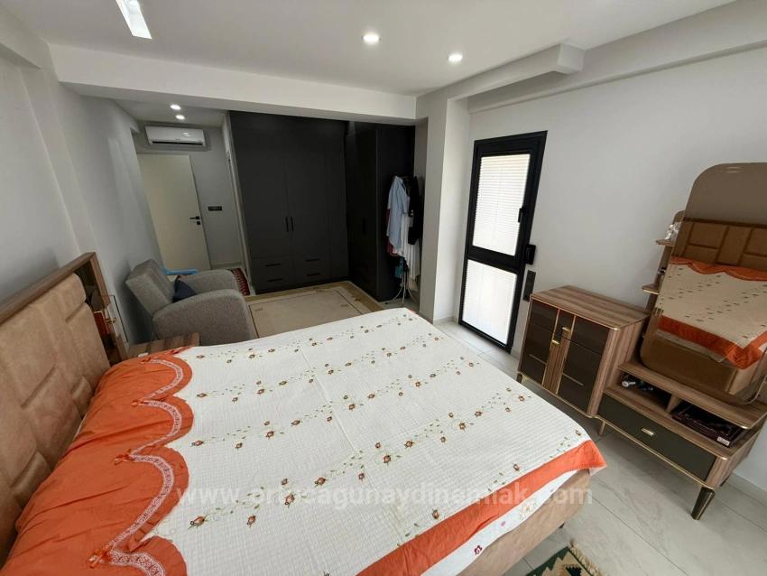 Günaydın Real Estate Bietet Eine Ultra-Luxuriöse, Freistehende Triplex-Villa Mit 6+1 Schlafzimmern Und Privatem Pool In Çaylı An.