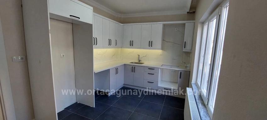 Zum Verkauf Von Günaydın Real Estate: 316 M² Großes Grundstück Mit Einem 2-Stöckigen Haus.