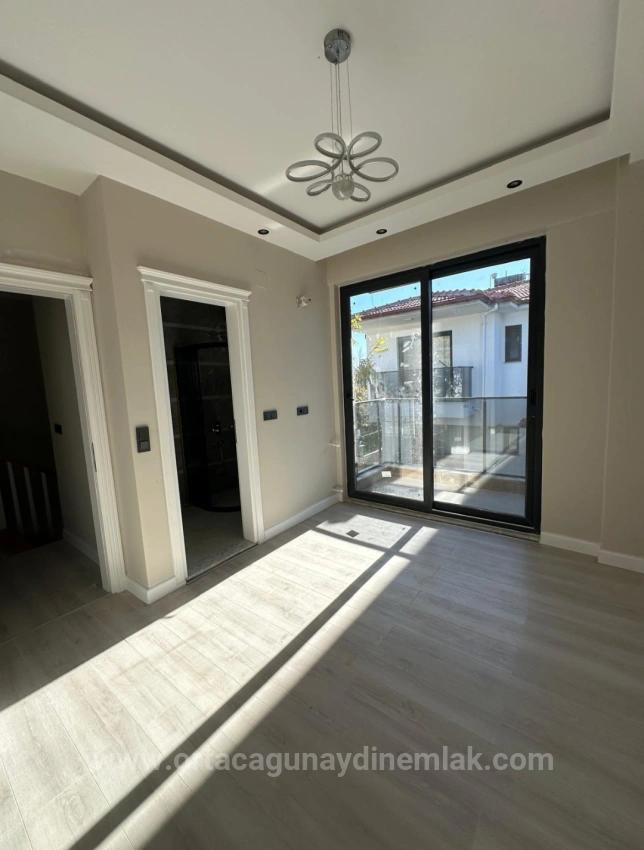 Günaydın Real Estate Bietet Eine Luxuriöse Duplex-Villa (4+1 Zimmer) In Yerbelen Zum Verkauf An.