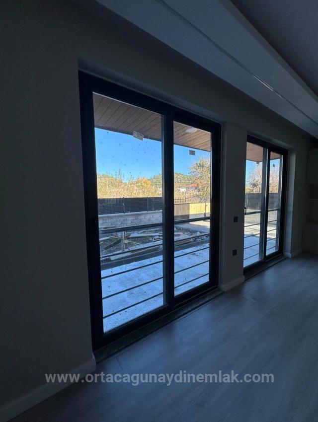 Günaydın Real Estate Bietet Eine Luxuriöse Duplex-Villa (4+1 Zimmer) In Yerbelen Zum Verkauf An.