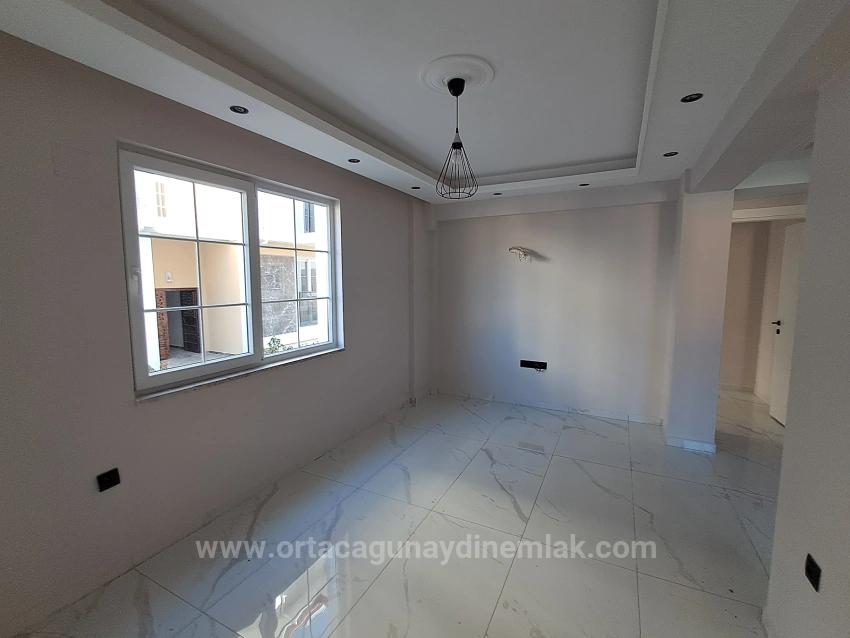 In Cumhuriyet Steht Eine 2+1-Wohnung Mit Separatem Eingang Und Pool Zum Verkauf, Angeboten Von Günaydın Real Estate.