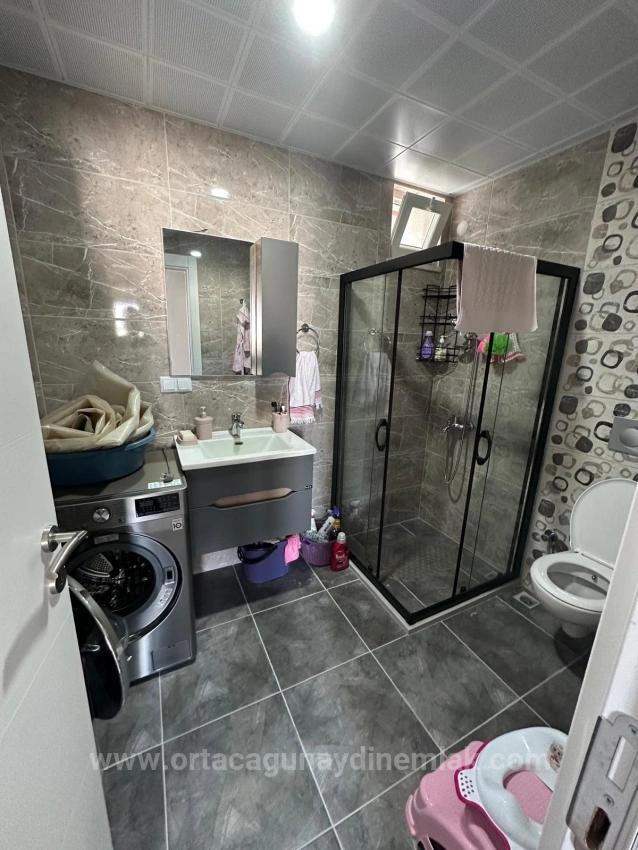 2+1-Zimmer-Wohnung Mit Eigenem Bad Und Pool Im Viertel Ortaca Bahçelievler Zu Verkaufen.