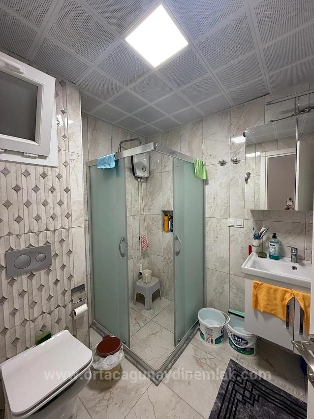 Günaydın Real Estate Bietet Eine Geräumige 85 M2 Große 2+1-Wohnung Zum Verkauf In Çaylı.