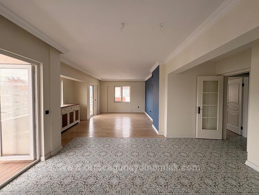 Geräumige 3+1-Wohnung Zum Verkauf Im Stadtteil Cumhuriyet, Ortaca, Muğla.