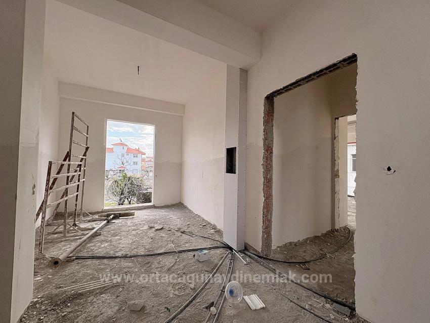 1+1-Zimmer-Wohnung Mit Großem Pool Im Stadtteil Karaburun, Ortaca, Muğla Zu Verkaufen