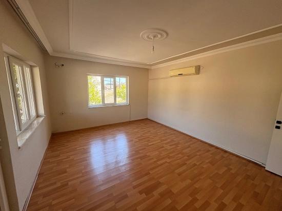 Freistehende 2+1-Zimmer-Wohnung Mit Geschlossener Küche In Ortaca Ekşiliyurt Zu Vermieten.