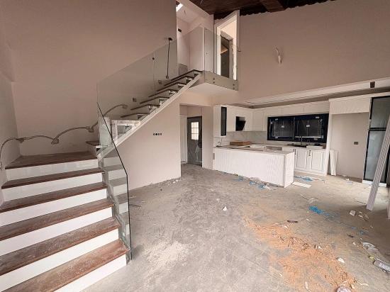 Moderne Luxusvilla Mit 3+1 Bädern Zum Verkauf Im Stadtteil Ortaca Dikmekavak.