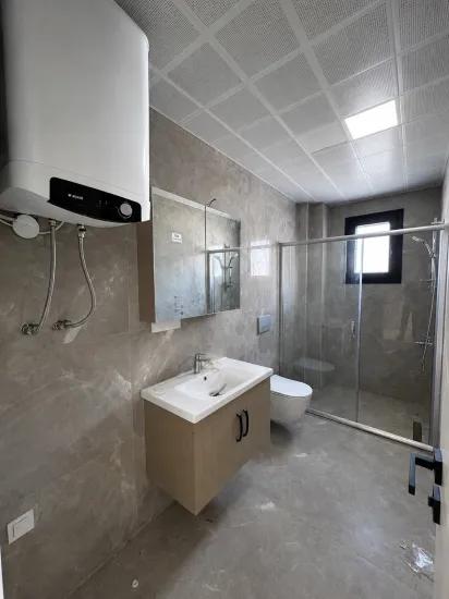 Republik mit geschlossenem Kochbereich mietbares 2+1 Apartment geräumig luftig