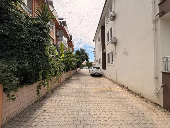 In Ortaca Beşköprü geräumige 3+1 Wohnung zum Verkauf, für hohe Kredite geeignet.