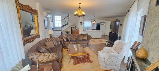 Günaydın Real Estate Bietet Eine Individuell Gestaltete, Voll Möblierte Villa Mit 3+1 Schlafzimmern Zum Verkauf In Kızılyaka, Ula An.