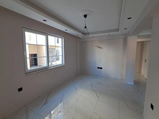 In Cumhuriyet Steht Eine 2+1-Wohnung Mit Separatem Eingang Und Pool Zum Verkauf, Angeboten Von Günaydın Real Estate.