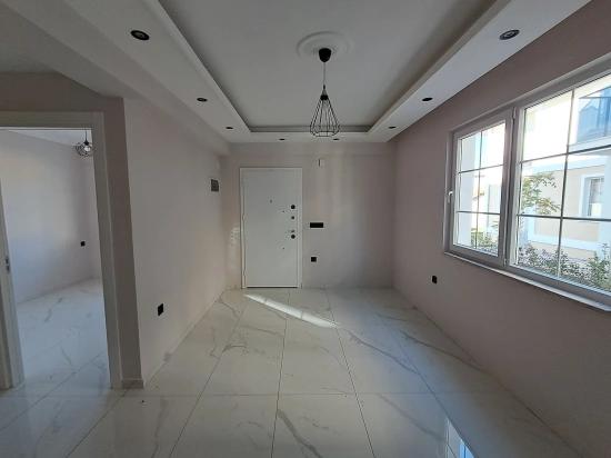 In Cumhuriyet Steht Eine 2+1-Wohnung Mit Separatem Eingang Und Pool Zum Verkauf, Angeboten Von Günaydın Real Estate.