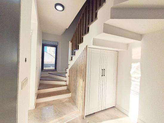 Luxuriöse 3+1-Zimmer-Villa Mit Überdachtem Parkplatz Im Viertel Ortaca Karaburun Zu Verkaufen