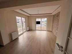 2+1-Zimmer-Wohnung Mit Eigenem Bad Im Stadtteil Ortaca Cumhuriyet Zu Vermieten.