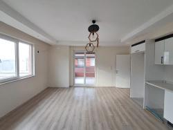 2+1-Zimmer-Wohnung In Einer Anlage Mit Pool Zu Vermieten Von Günaydın Real Estate