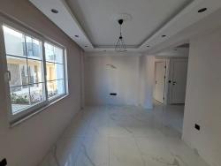 In Cumhuriyet Steht Eine 2+1-Wohnung Mit Separatem Eingang Und Pool Zum Verkauf, Angeboten Von Günaydın Real Estate.