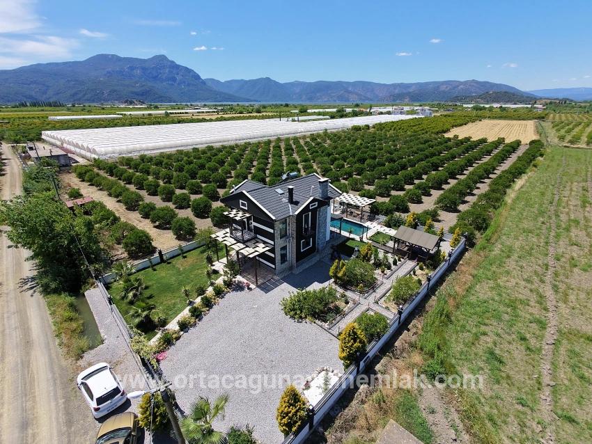 4+1-Zimmer Bauernhaus Zu Verkaufen in Eskiköy Bz. Ortaca - 14.100 m²