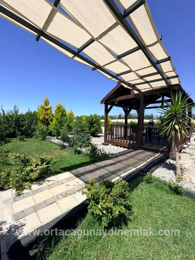 4+1-Zimmer Bauernhaus Zu Verkaufen in Eskiköy Bz. Ortaca - 14.100 m²