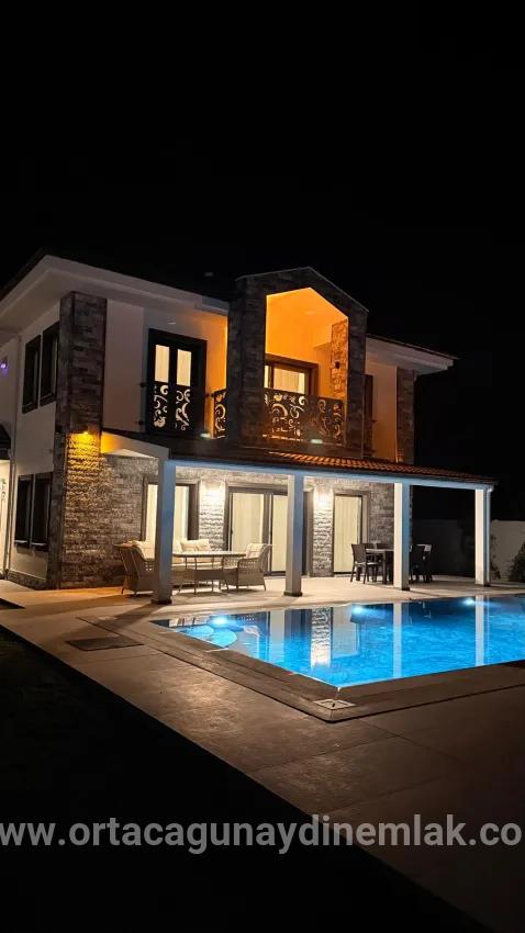 4+1-Zimmer Villa Zu Verkaufen in Dalyan Bz. Ortaca - 500 m²