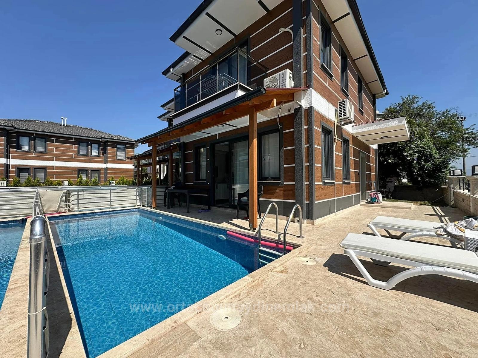 Вилла 3+1 С Бассейном На Продажу В Метинлере, Дальян