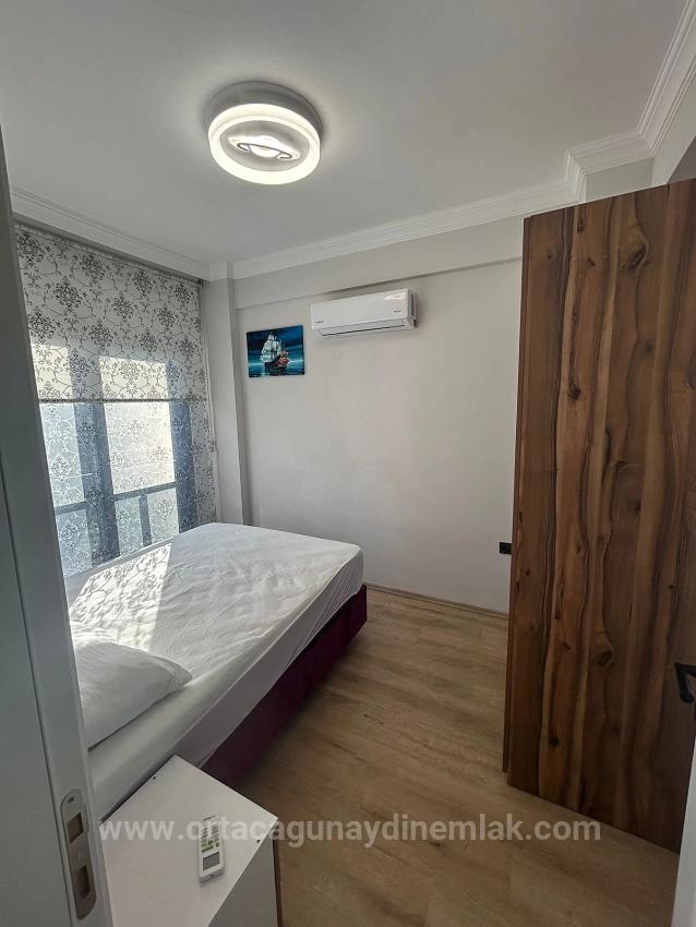 Продается Двухуровневая Вилла 3+1 С Садом И Бассейном В Районе Ортаджа Чайлы, Полностью Меблированная.