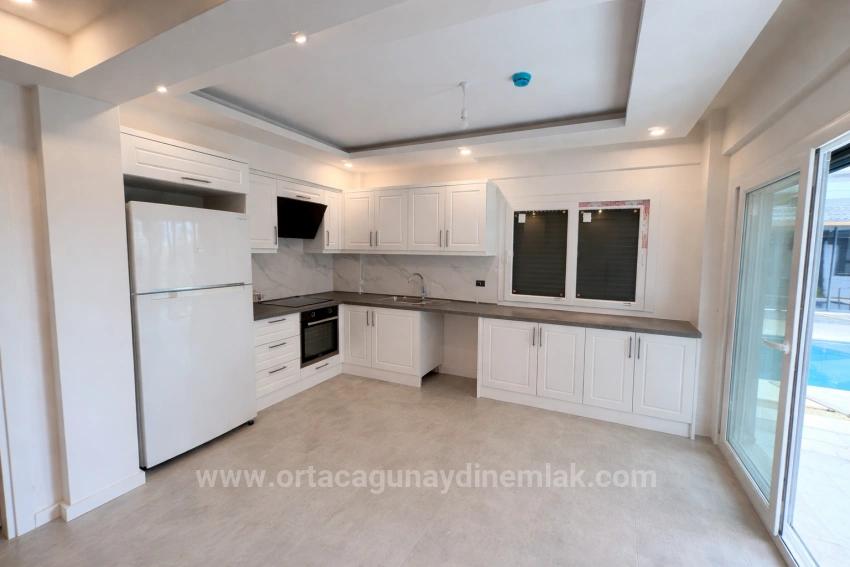 Роскошная Вилла 4+1 С Бассейном Продается В Районе Ортача Йербелен.