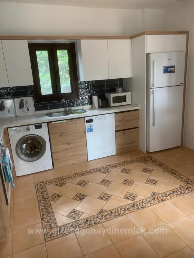 Далиан Гюльпынар Махалле 4+1 Полностью Отдельный С Виллой Бассейном Продается Вилла