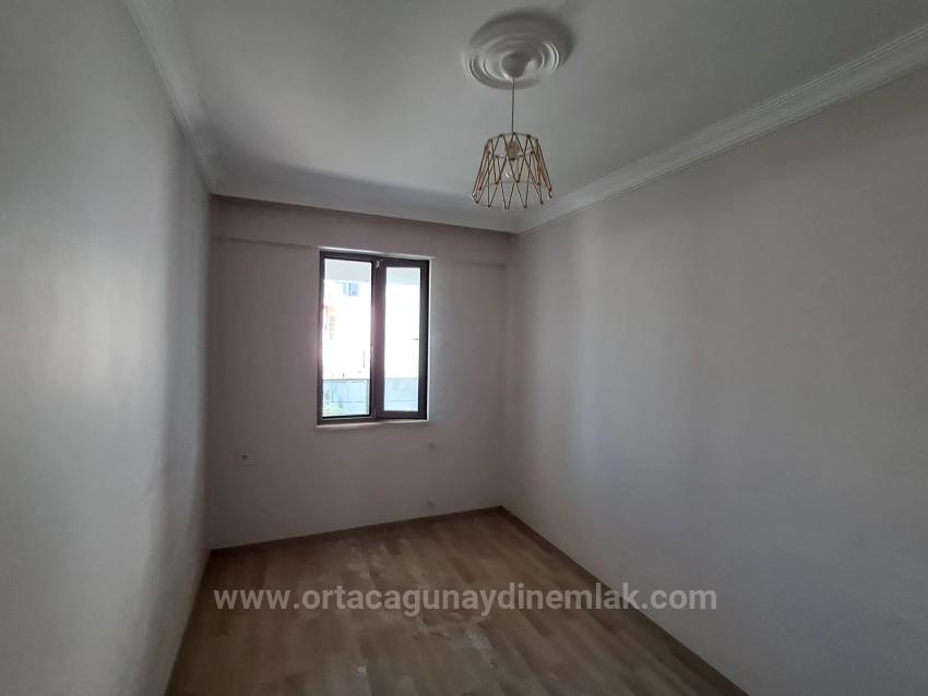 Агентство Недвижимости Günaydın Предлагает К Продаже Просторную Квартиру С 1 Спальней И 1 Ванной Комнатой В Центре Города.