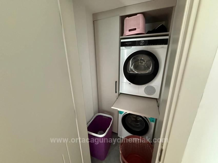 Компания Günaydın Real Estate Предлагает Роскошную Трехэтажную Виллу С 6 Спальнями И 1 Ванной Комнатой, А Также Частным Бассейном В Районе Чайлы.