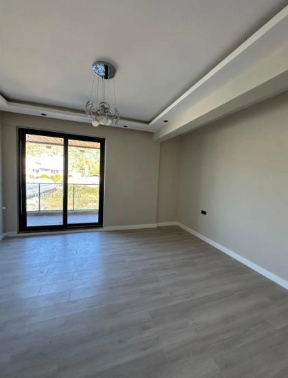 Компания Günaydın Real Estate Предлагает К Продаже Роскошную Двухуровневую Виллу (4+1 Комнаты) В Йербелене.