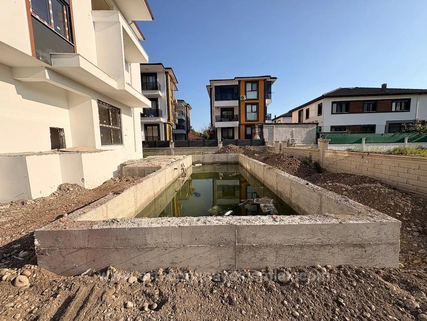 Ortaca Çaylı Mah. Havuzlu Satılık 1+1 Sıfır Daire
