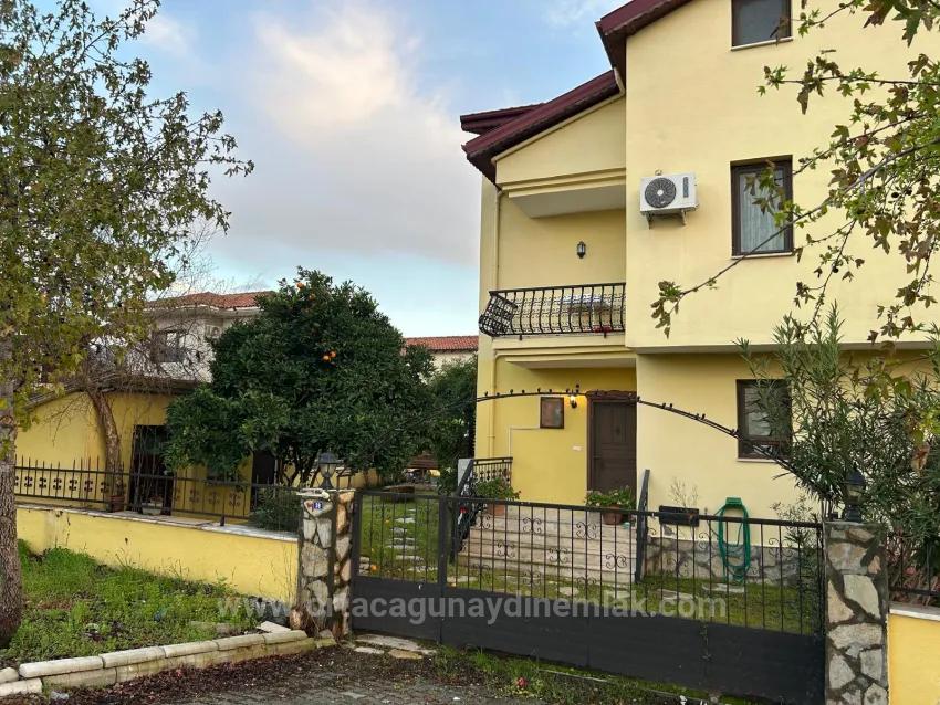 Dalyan Gülpınar Mah. Satılık Havuzlu 5+1 Tripleks Müstakil Villa