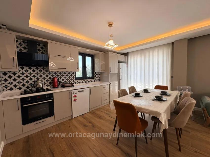 Ortaca Cumhuriyet Mahallesi'nde 4+1 Havuzlu Villa