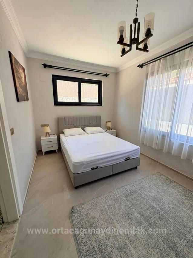 Tepearası Mahallesi'nde 4+1 Müstakil Havuzlu Villa