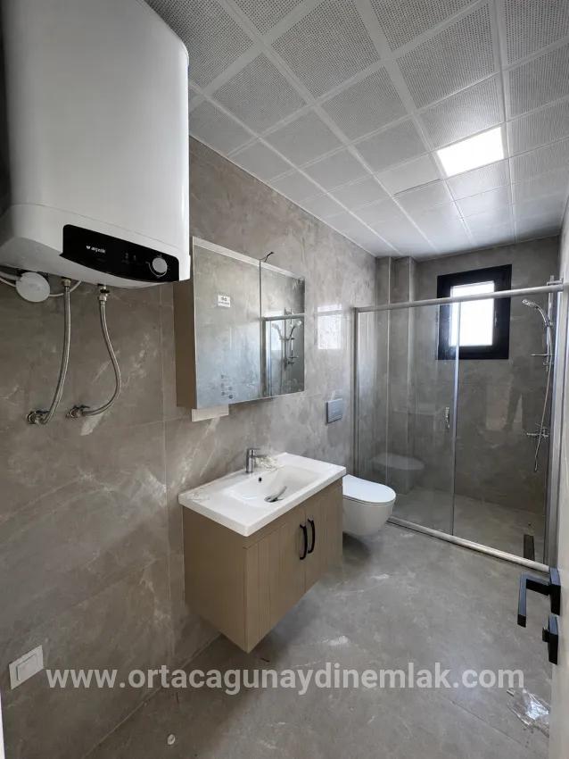 Cumhuriyet de kapalı mutfak kiralık 2+1 daire geniş ferah