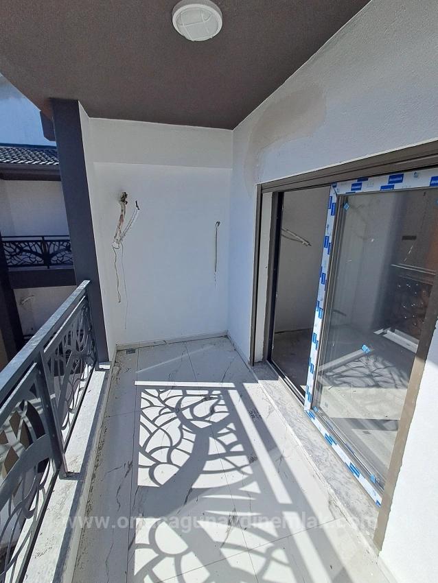 Ortaca Bahçelievlerde Havuzlu Lüks Sitede 1+1 Satılık Daire