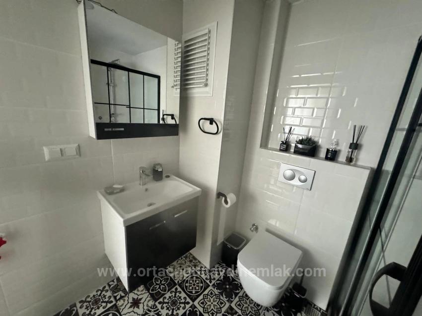 Ortaca Çaylıda Geniş 1+1 Giysi Odalı Panjurlu Eşyasız Kiralık Daire