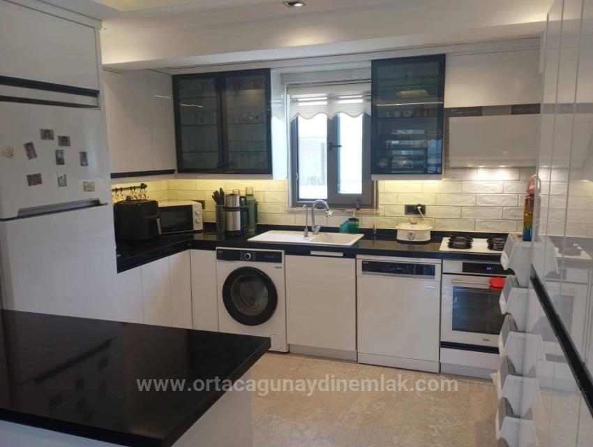 Günaydın Emlaktan Cumhuriyet De Havuzlu Lüks 2+1 Daire