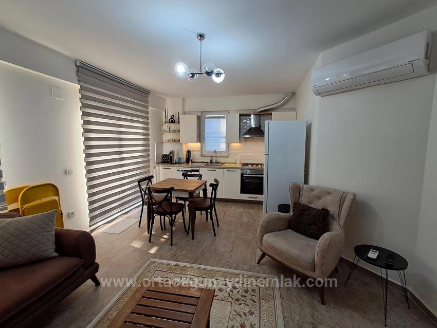 Günaydın Emlaktan Karaburunda Havuzlu Site Eşyalı 2+1 Kiralık Daire