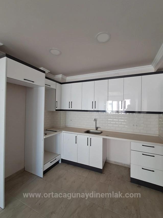 Günaydın Emlaktan Merkezde Geniş 1+1 Satılık Daire